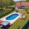Awesome Home In Unesic With Jacuzzi - Unešić