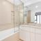 UrbanHomes - Exceptional 2 Bedroom Apt in A Family Friendly Neighborhood