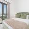 UrbanHomes - Exceptional 2 Bedroom Apt in A Family Friendly Neighborhood