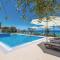 Beautiful Apartment In Povljana