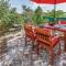 Awesome Apartment In Vinkuran With Wifi