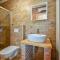3 Bedroom Lovely Home In Jelenscak
