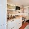 2 Bedroom Cozy Apartment In Järle