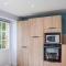 Gorgeous Home In Pleubian With Kitchen - 普勒比扬
