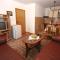 Three-Bedroom Apartment In Peroj