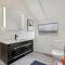 Amazing Home In Tarm With Wifi