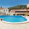 Five-Bedroom Holiday Home In Zaton