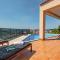 4 Bedroom Stunning Home In Brodarica