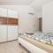 Awesome Home In Koromacno With Wifi