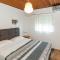 3 Bedroom Awesome Apartment In Klek