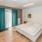 Beautiful Home In Den Ham With Kitchen - Den Ham