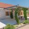 Two-Bedroom Holiday Home In Pakovo Selo - Pakovo Selo