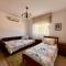2 bedroom with private garden, walk to Nissi Beach, communal swimming pool