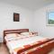 Nice Apartment In Drvenik Veliki - Veliki Drvenik (Zirona Grande)
