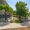 1 Bedroom Lovely Apartment In Vlasici