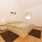 2 Bedroom Lovely Apartment In Vlasici - Vlašići