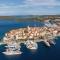 3 Bedroom Gorgeous Apartment In Blato