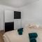 Awesome Home In Drivenik With Jacuzzi - Drivenik