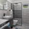 Awesome Home In Drivenik With Jacuzzi - Drivenik