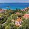 Stunning Apartment In Supetarska Draga