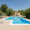6 Bedroom Pet Friendly Home In Zmijavci