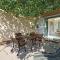 One-Bedroom Apartment In Sucuraj