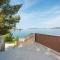 3 Bedroom Cozy Apartment In Brodarica