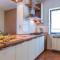 Cozy Apartment In Pula With Wifi - Пула