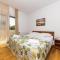 Three-Bedroom Apartment Kastel Kambelovac With Sea View 01 - Kaštela