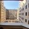 2 room apartment inthe center 93 aprt