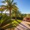 Stunning Apartment In Los Cerezos