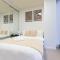 Luxury Collins St Apartment- 2BR w Balcony- High Floor
