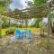 Idyllic Retreat Swan Pond Views - دينيس