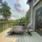 Idyllic Retreat Swan Pond Views - دينيس
