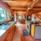Idyllic Retreat Swan Pond Views - دينيس