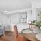 Easy Coastal Living in Cairns with Rooftop Pool - Cairns