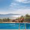 Three-Bedroom Apartment In Podaca