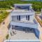 4 Bedroom Gorgeous Home In Pomer
