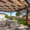 Lovely Apartment In Mandre With Wifi - Mandre