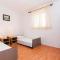 Three-Bedroom Apartment In Rovanjska