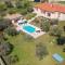 4 Bedroom Nice Home In Buje