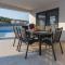 Three-Bedroom Holiday Home In Razanj