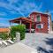 Two-Bedroom Apartment In Prigradica