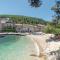 Two-Bedroom Apartment In Prigradica
