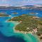 Stunning Apartment In Supetarska Draga