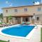Gorgeous Home In Peruski With Wifi - Peruški