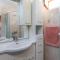 Gorgeous Home In Blace With Wifi - Blace