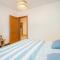 Apartments Cesare 2 with Shared Pool - Ližnjan