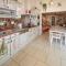 Amazing Home In Beaumettes - Beaumettes