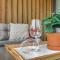 Nice Home In Heinkenszand With Wifi